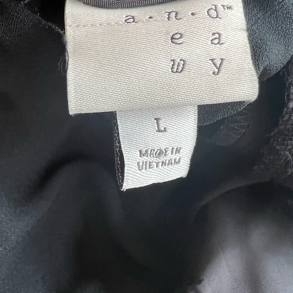 A New Day NWT Jogger Pants L Black High Rise relaxed hip & thigh satin trimmed - Picture 4 of 12